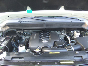 Nissan Titan SE Crew Cab 4X4 Blazzard - Engine